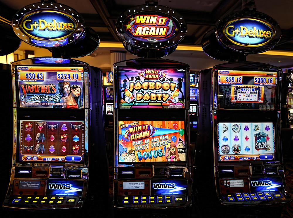 Slot machine that pays real money